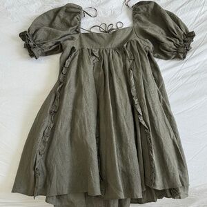Puffy Sleeve Green Dress with Low Back - Never worn - Large